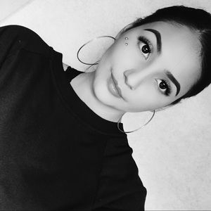 Meet your Posher, Selena